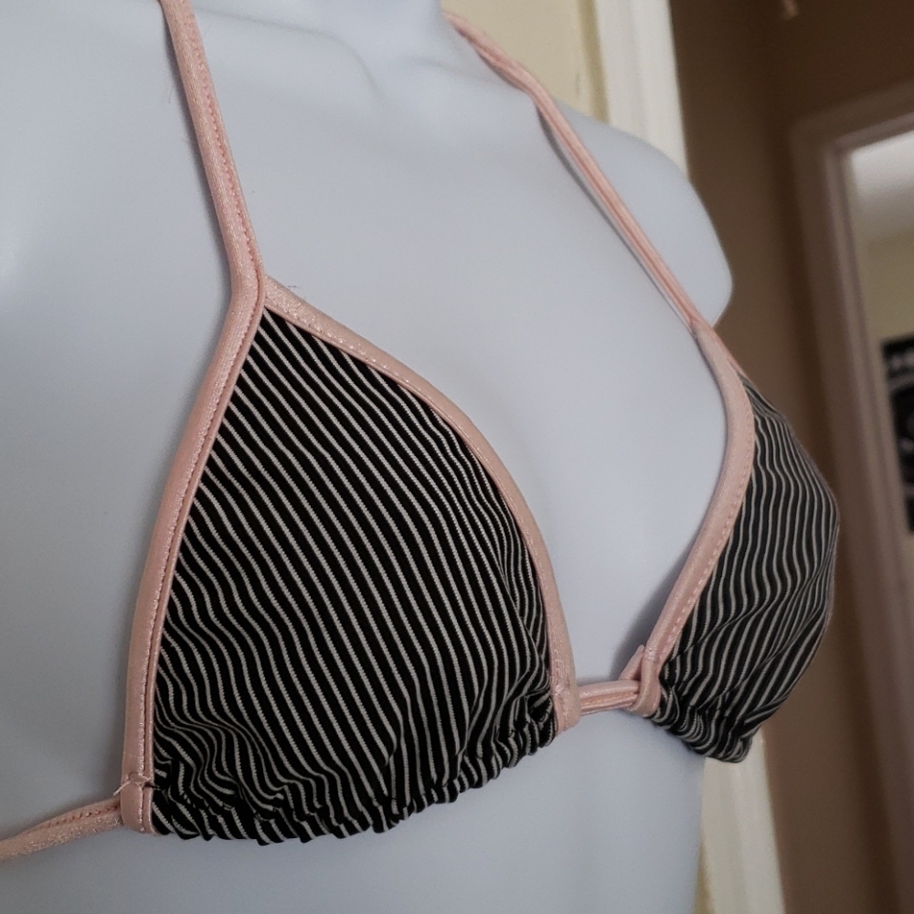 Pink & Stripes - Picture 2 of 5